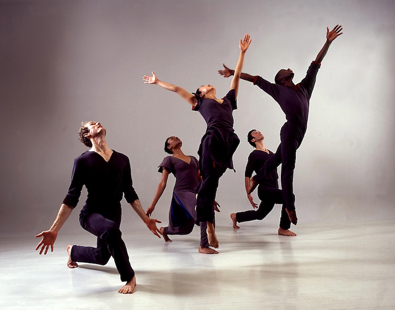 Limon Dance Company in Jose Limon's PSALM. Photo: Beatriz Schiller.